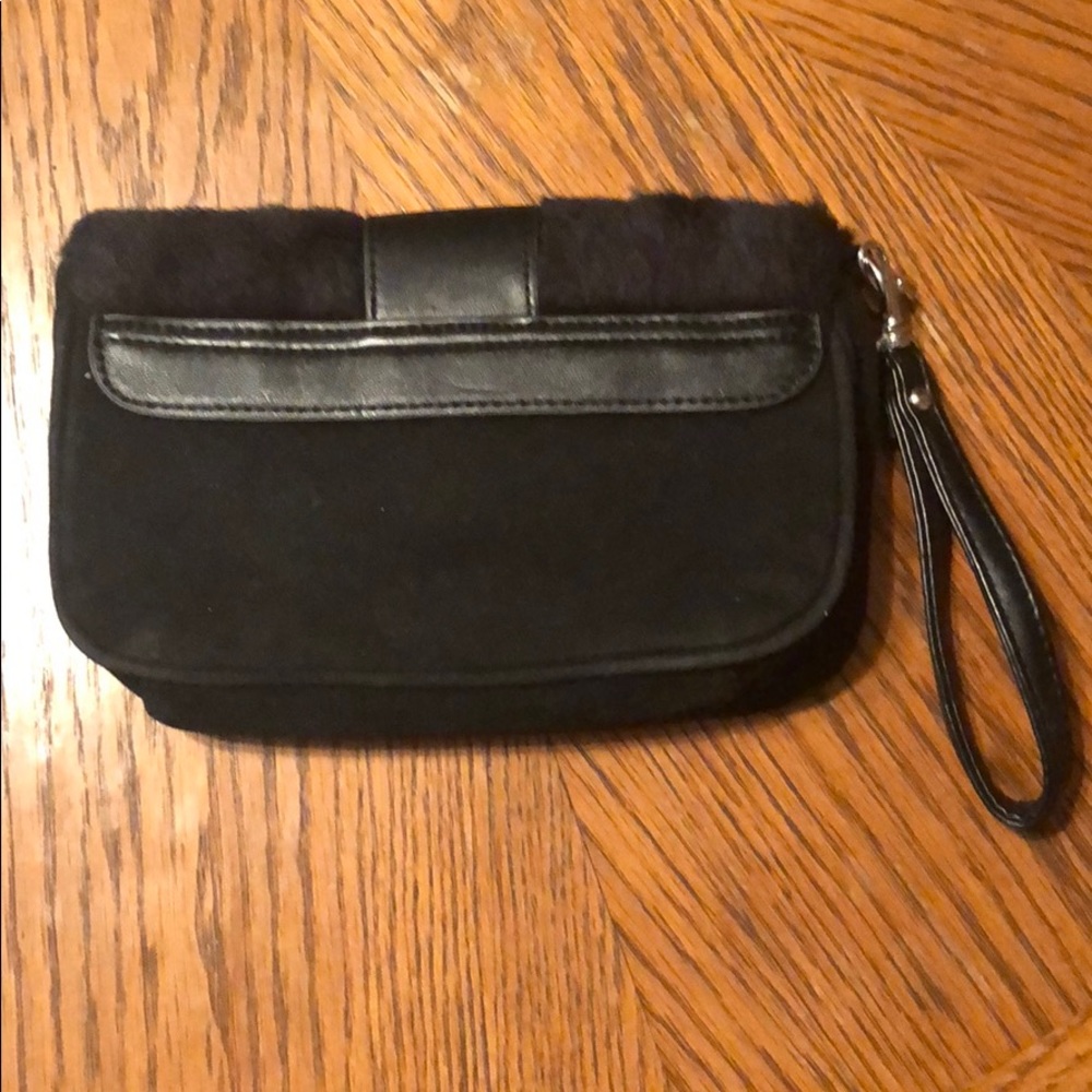Clutch - Picture 2 of 6